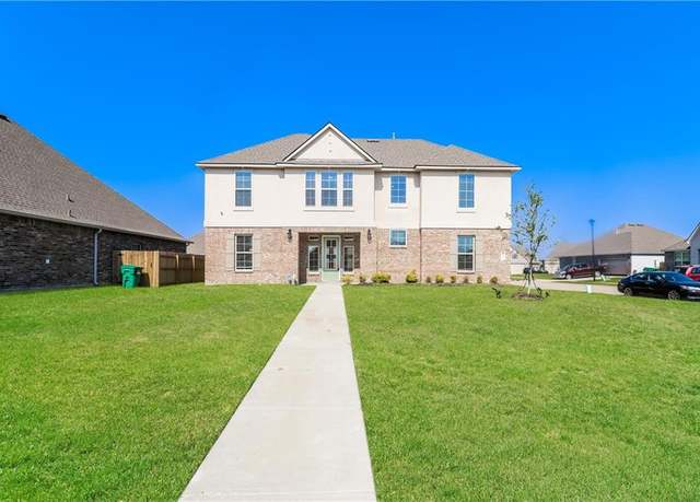 Property at 5233 Peony Meadow Ln, Slidell, LA 70461, 4 beds, 3 baths