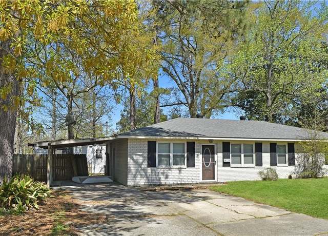 Property at 41158 2nd Colonial St, Prairieville, LA 70769, 3 beds, 2 baths