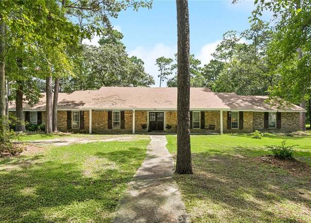 Property at 500 E Blue Jay Ct, Slidell, LA 70461, 5 beds, 3 baths