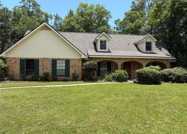 Property at 101 E Queensbury Dr, Slidell, LA 70461, 4 beds, 2.5 baths