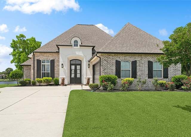 Property at 317 E Augusta Ln, Slidell, LA 70458, 3 beds, 3 baths