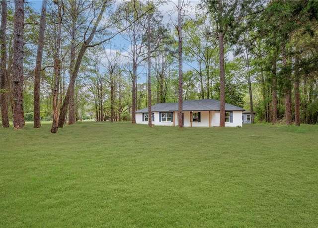Property at 21216 Gardenia St, Covington, LA 70435, 5 beds, 1.5 baths