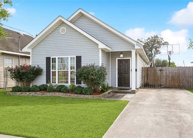 Property at 1902 Huey P Long Ave, Gretna, LA 70053, 3 beds, 2 baths