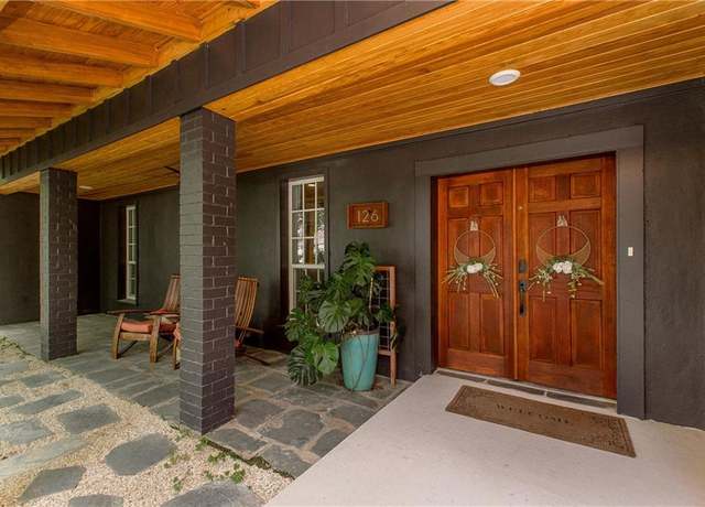 Property at 126 Live Oak St, Mandeville, LA 70448, 3 beds, 3 baths