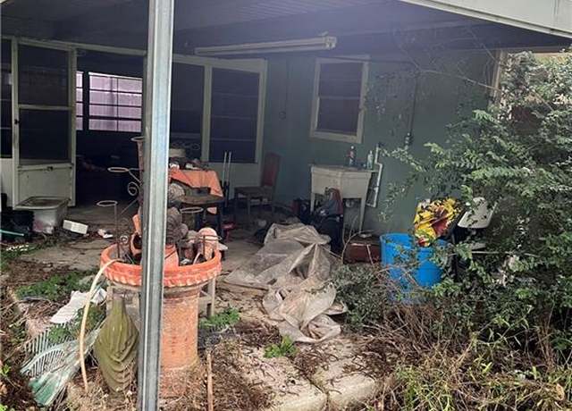 Property at 812 N Guidry Ave, Kaplan, LA 70548, 3 beds, 2 baths