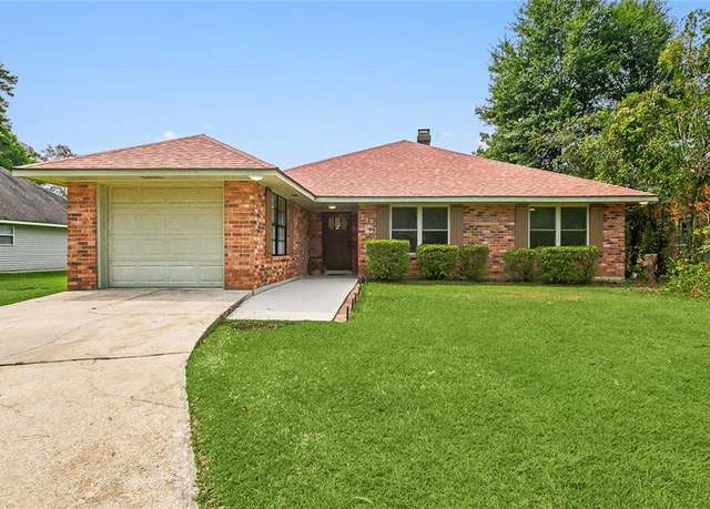 Property at 217 Robin Hood Dr, Covington, LA 70433, 3 beds, 2 baths