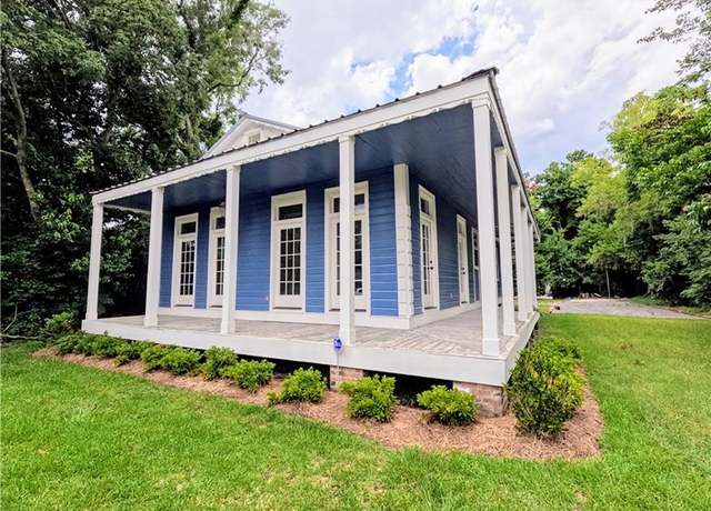 Property at 102 Covington St, Madisonville, LA 70447, 3 beds, 2 baths