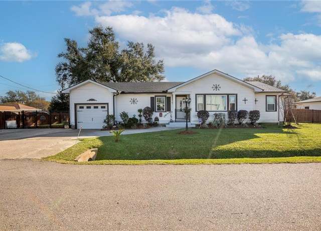 Property at 430 Marino Dr, Norco, LA 70079, 3 beds, 2 baths