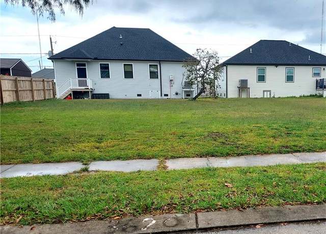 Property at 3620 Chalona Dr E, Chalmette, LA 70043