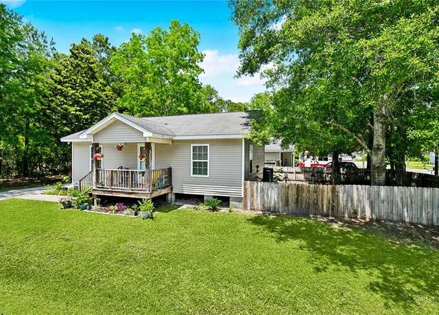 Property at 3113 Terrace Ave, Slidell, LA 70458, 2 beds, 1 bath