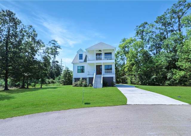 Property at 325 Oak Hollow Dr, Madisonville, LA 70447, 4 beds, 3 baths