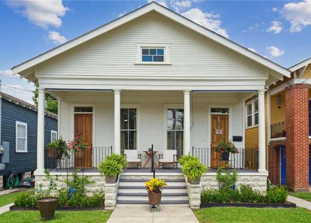 Property at 718 Monroe St, Gretna, LA 70053, 3 beds, 2 baths