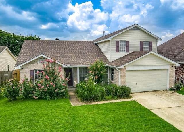 Property at 2404 Rue Saint Honore Ave, Gretna, LA 70056, 4 beds, 2.5 baths