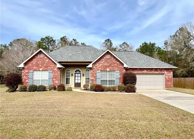 Property at 609 Piney Ridge Cir, Madisonville, LA 70447, 3 beds, 2 baths
