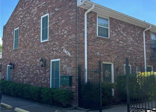 Property at 1608 Hickory Ave Unit A, Harahan, LA 70123, 2 beds, 1.5 baths