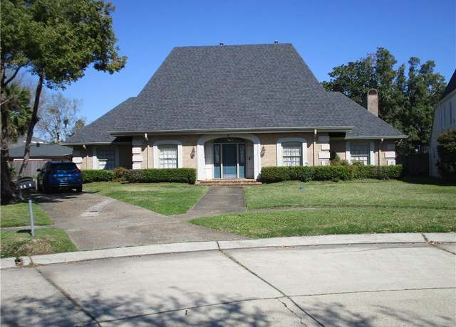 Property at 8 Tara Pl, Metairie, LA 70002, 4 beds, 3.5 baths