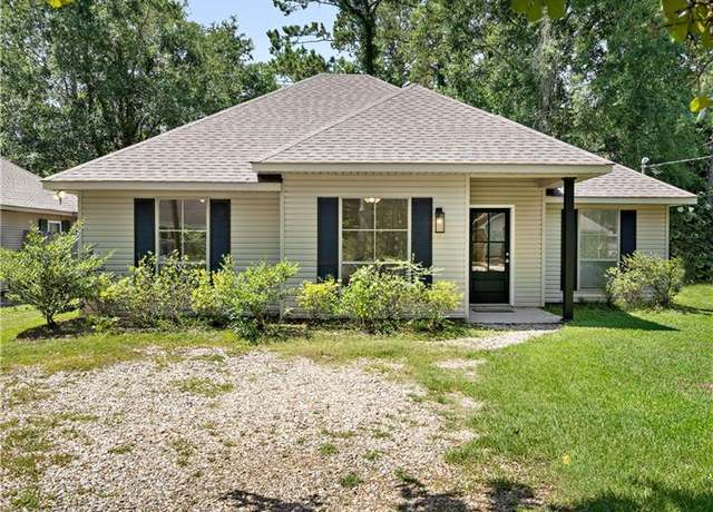 Property at 142 Scott St, Madisonville, LA 70447, 3 beds, 2 baths