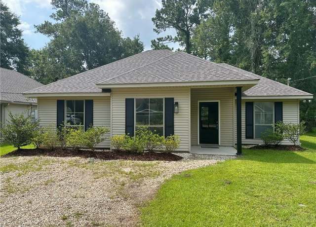 Property at 142 Scott St, Madisonville, LA 70447, 3 beds, 2 baths