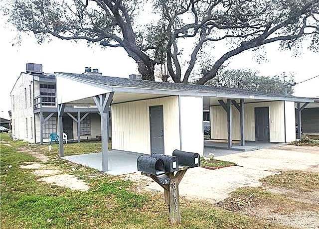 Property at 8002 Trapier Ave, New Orleans, LA 70127, 8 beds, 4 baths