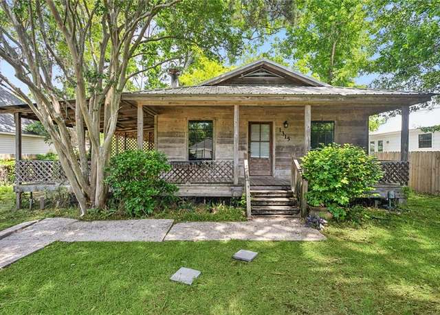 Property at 1315 America St, Mandeville, LA 70448, 3 beds, 2 baths