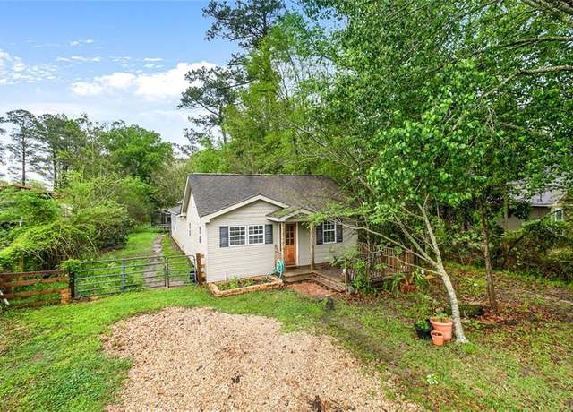 Property at 1333 Lafitte St, Mandeville, LA 70448, 3 beds, 2 baths