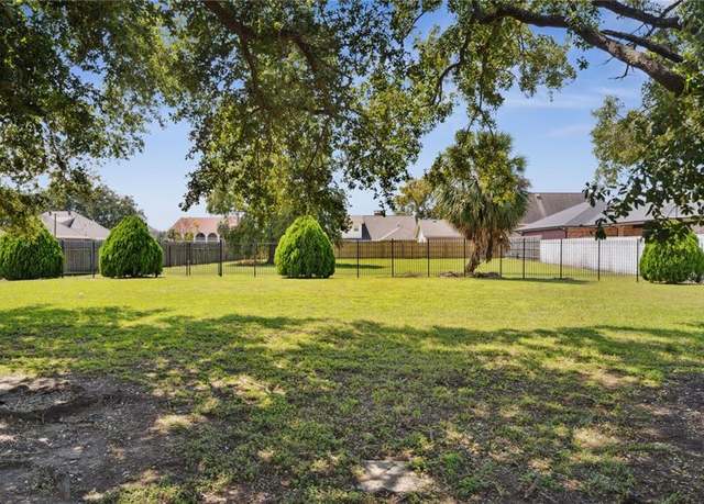 Property at 5740 Waterford Blvd, New Orleans, LA 70127