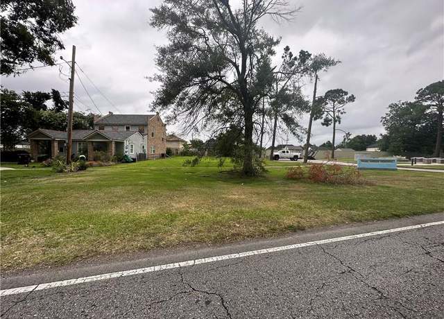 Property at 7215 W Judge Perez Dr, Arabi, LA 70032