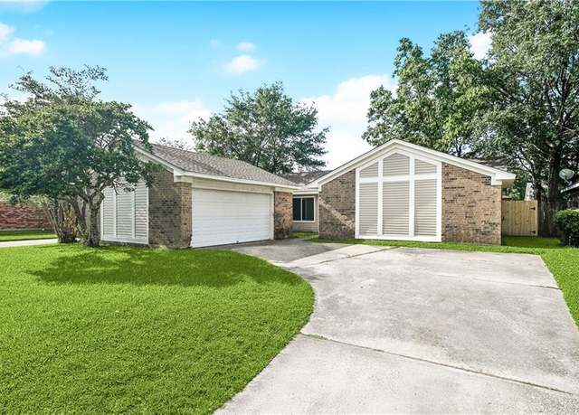 Property at 301 Holmes Dr, Slidell, LA 70460, 3 beds, 2 baths
