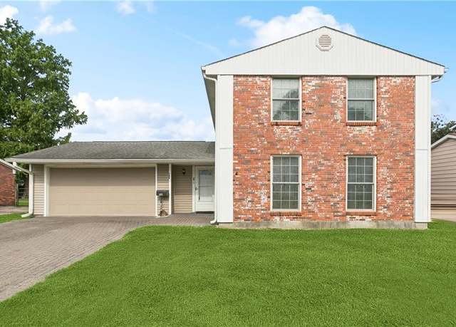 Property at 740 Morningside Dr, Gretna, LA 70056, 3 beds, 2.5 baths