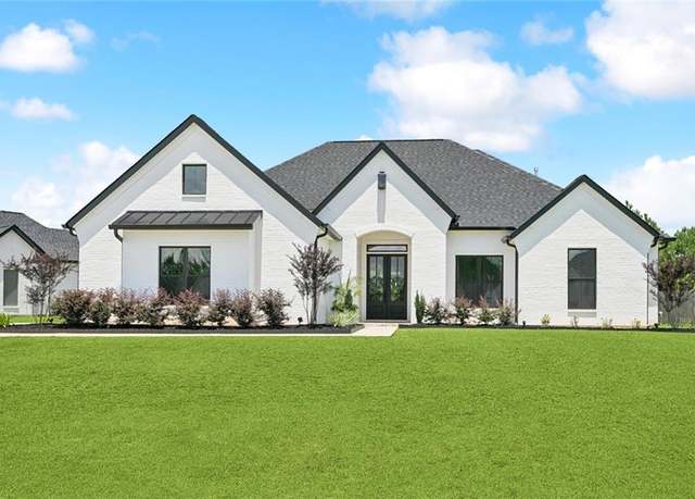 Property at 1166 Audubon Pkwy, Madisonville, LA 70447, 4 beds, 3 baths