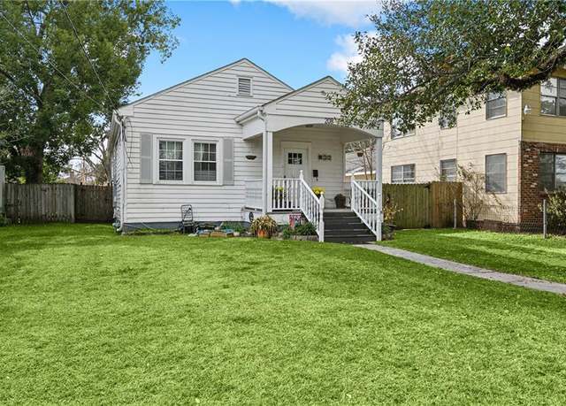 Property at 208 Central Ave, Jefferson, LA 70121, 3 beds, 2 baths