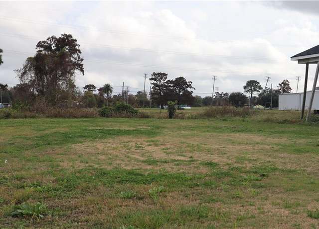 Property at 2 Mary Ann Pl, Gretna, LA 70053