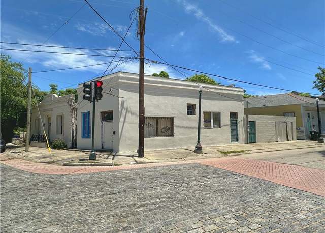 Property at 1662 Annunciation St, New Orleans, LA 70130, 1 bed, 1.5 baths