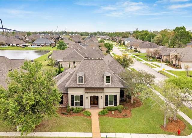 Property at 402 Lac Calcasieu Dr, Luling, LA 70070, 5 beds, 4 baths