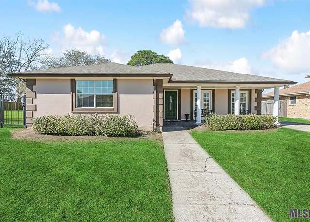 Property at 7200 Cove Dr, New Orleans, LA 70126, 3 beds, 2 baths