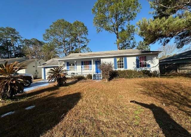 Property at 315 3rd St, Pearl River, LA 70452, 3 beds, 2 baths