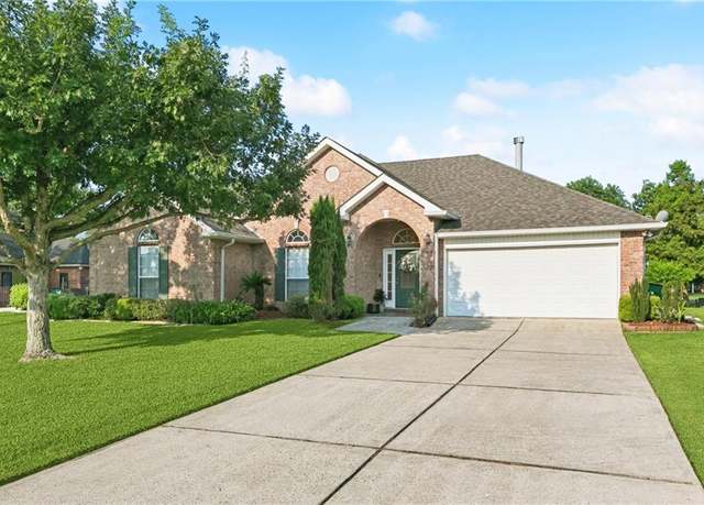 Property at 3804 Lake Catherine Dr, Harvey, LA 70058, 4 beds, 3 baths
