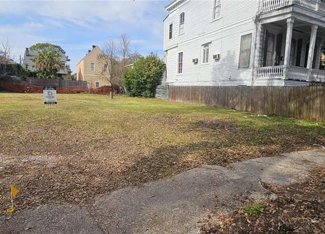 Property at 2215 Carondelet St, New Orleans, LA 70130