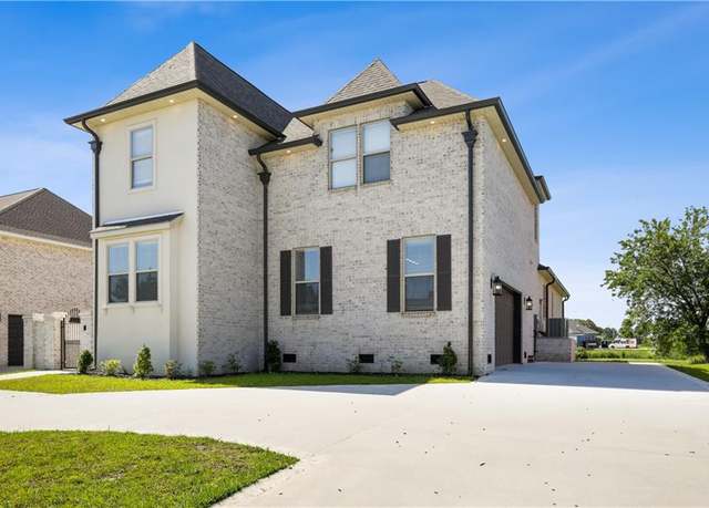 Property at 59 Oak Tree Dr, Slidell, LA 70458, 4 beds, 3.5 baths