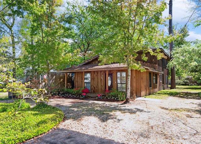 Property at 325 Depre St, Mandeville, LA 70448, 3 beds, 2 baths