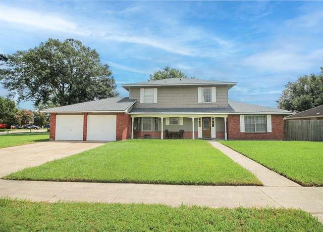 Property at 2172 Carmel Valley Dr, La Place, LA 70068, 4 beds, 2.5 baths