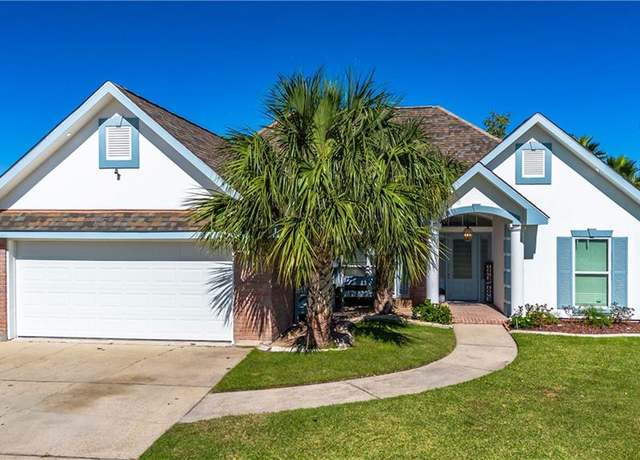 Property at 104 Oak Arbor Dr, La Place, LA 70068, 3 beds, 2 baths