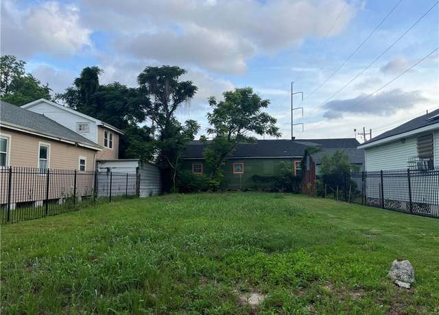 Property at 2706 N Prieur St, New Orleans, LA 70117