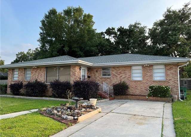 Property at 6 Gelbke Dr, Gretna, LA 70053, 3 beds, 2.5 baths
