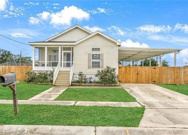 Property at 2005 Center St, Arabi, LA 70032, 3 beds, 2 baths