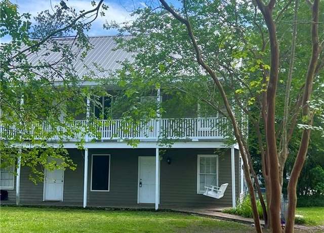 Property at 204 W 11th Ave #1, Covington, LA 70433, 3 beds, 1 bath