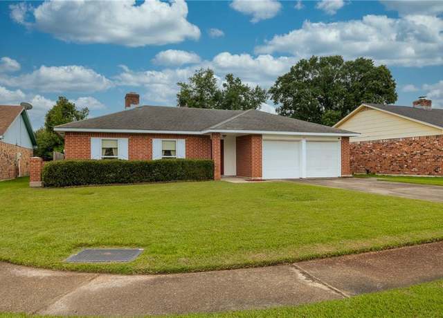 Property at 105 Chess Dr, Slidell, LA 70458, 4 beds, 2 baths