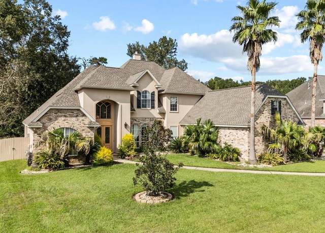 Property at 260 Delta Dr, Mandeville, LA 70448, 5 beds, 4 baths