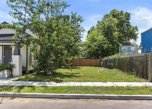 Property at 2814 S Saratoga St, New Orleans, LA 70115