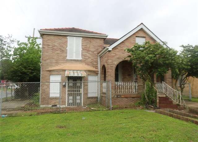 Property at 8602 Palm St, New Orleans, LA 70118, 4 beds, 2 baths